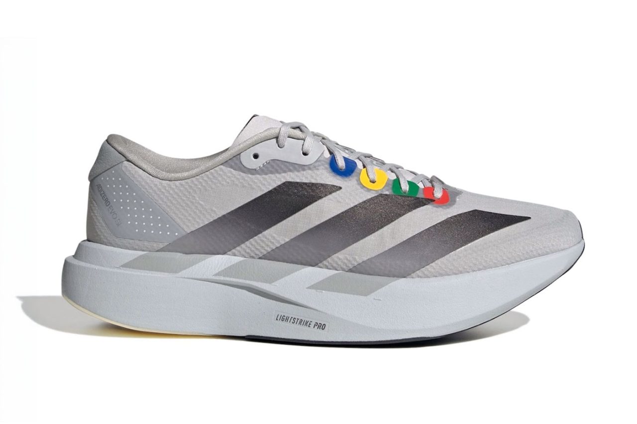 Carnival x adidas, care arată exact ca consola ta retro preferată
