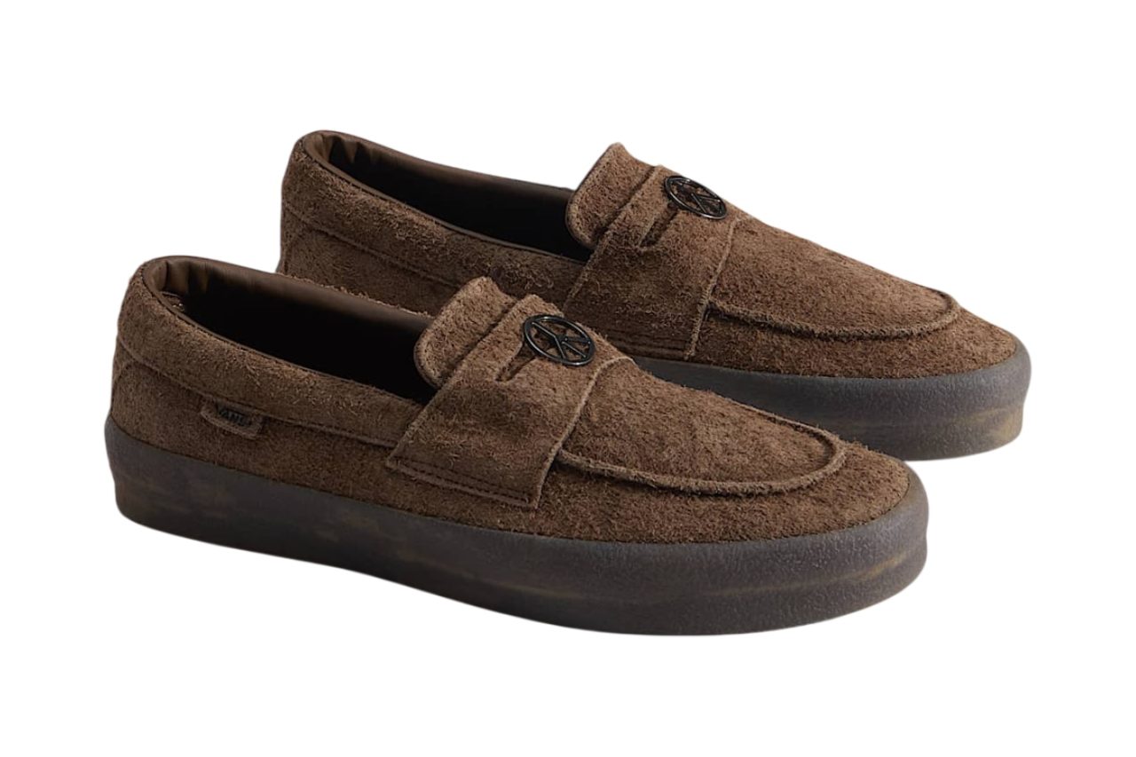 Vans reinventează loaferul clasic cu un model care fură eleganța anilor ’50 și aderența skate