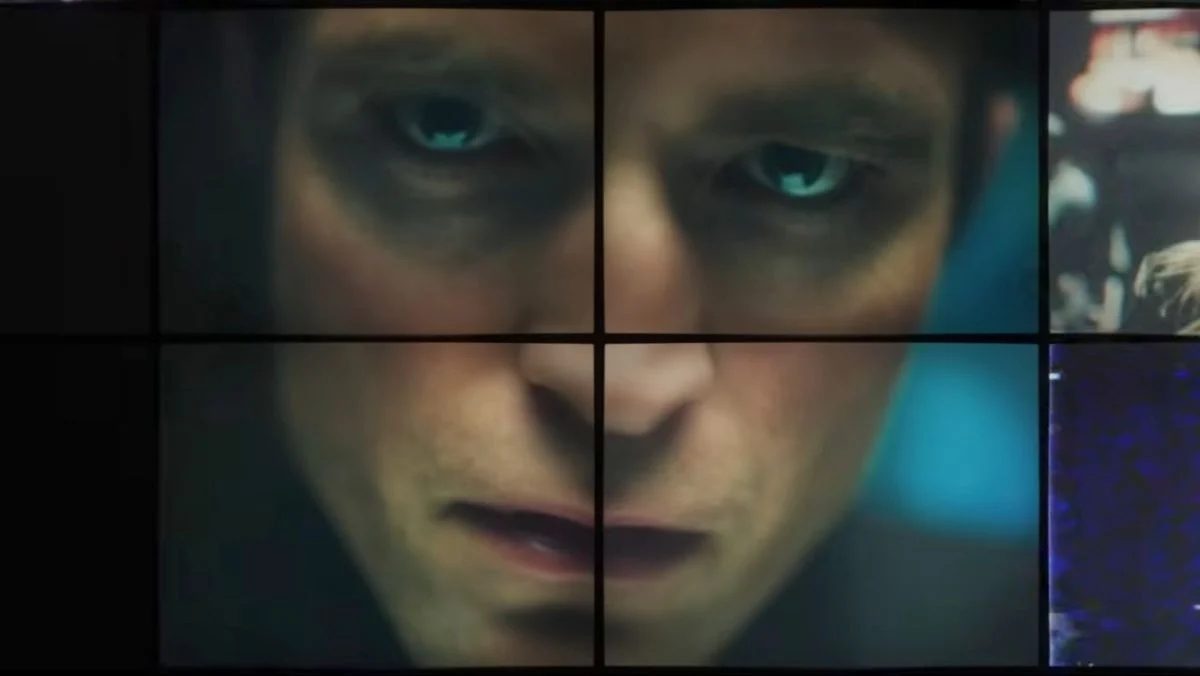 Robert Pattinson și-a schimbat vocea atât de mult încât nici nu l-ai fi recunoscut în trailerul filmului „Primetime”