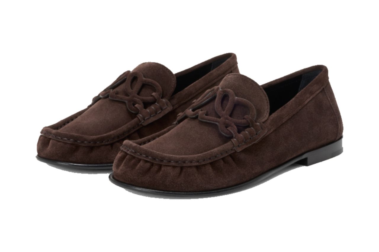 LOEWE îmbină logo-ul Double L în piele, redefinind mocasinii de lux