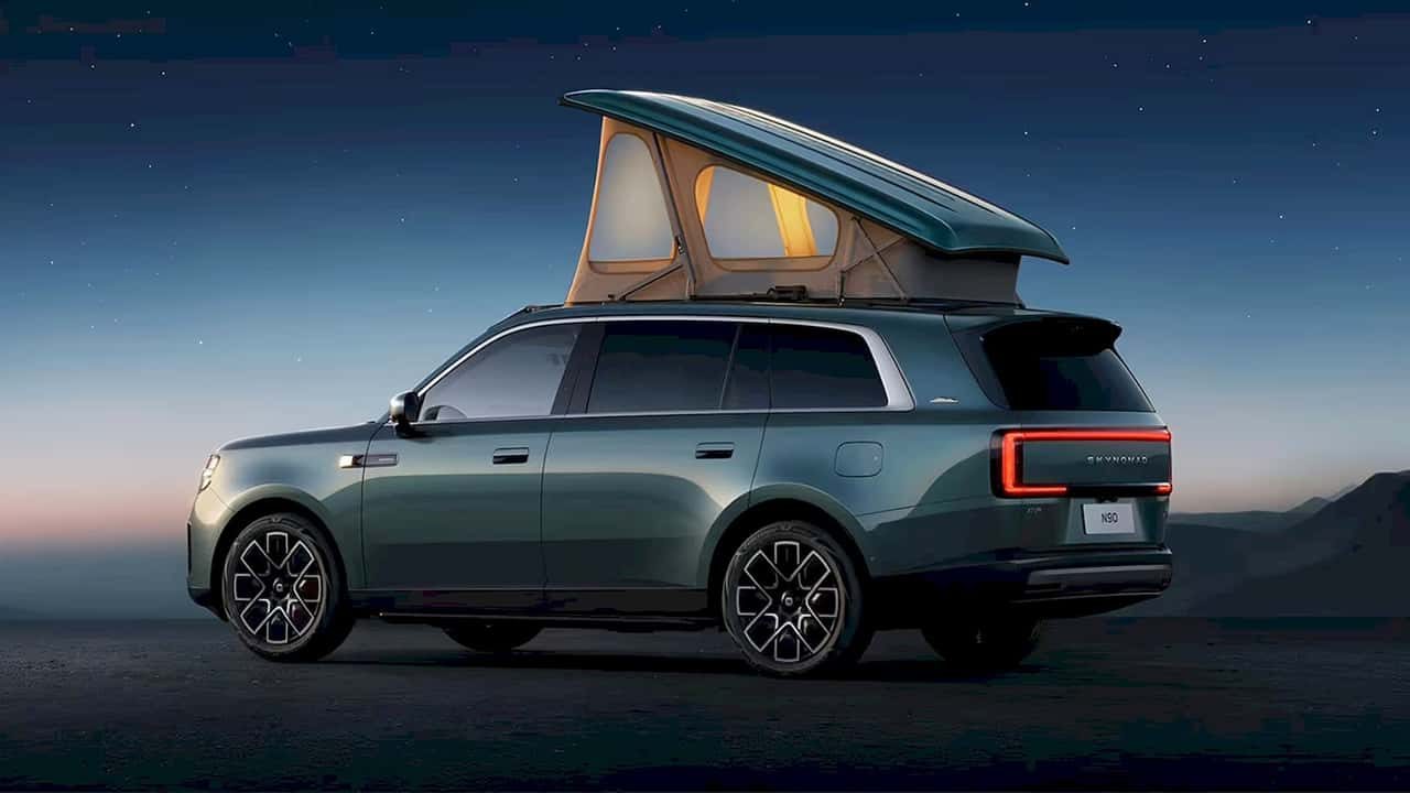 SUV chinezesc se transformă în autorulotă în 30 de secunde