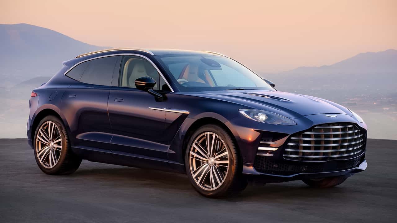 Aston Martin DBX GT 2026 redefinește eleganța discretă